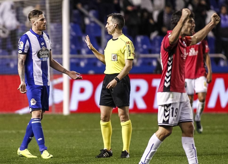 El Dépor cae en Riazor ante el Alavés