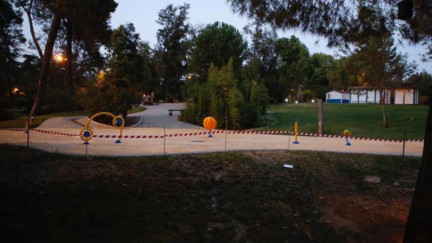 Instalada una atracción acuática provisional en la Ciudad de los Niños