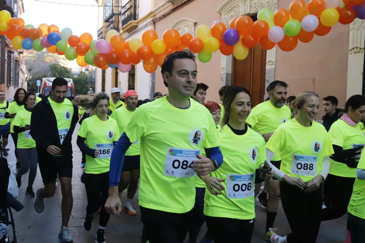 La 3ª carrera solidaria del colegio Divina Pastora recorre las calles de Córdoba
