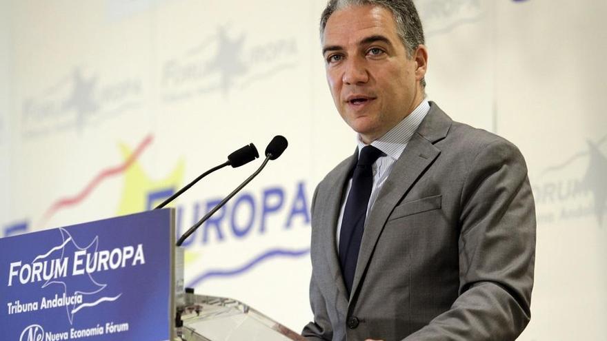 Elías Bendodo, Consejero de la Presidencia en Andalucía durante su intervención en el Forum Europa.