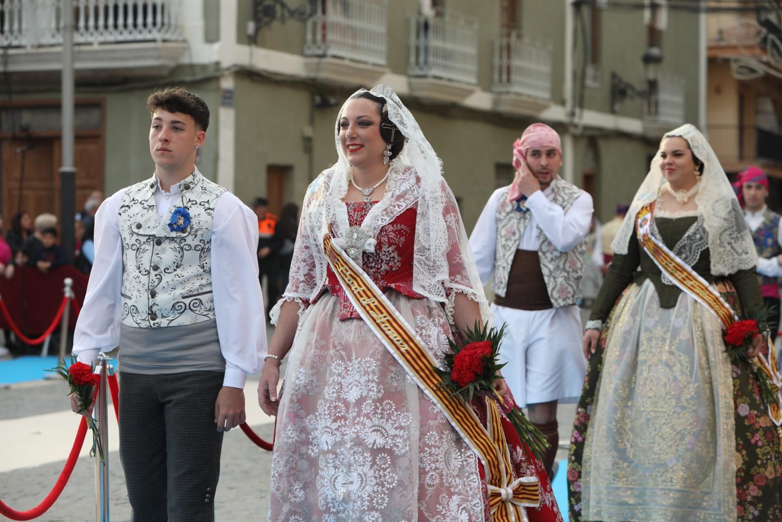 Búscate en la ofrenda a la virgen en Paterna