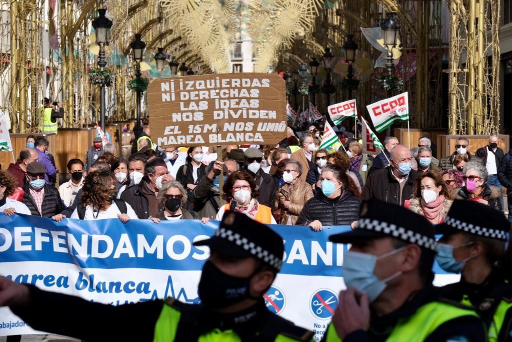 Concentración de Marea Blanca en defensa de la sanidad pública en Málaga