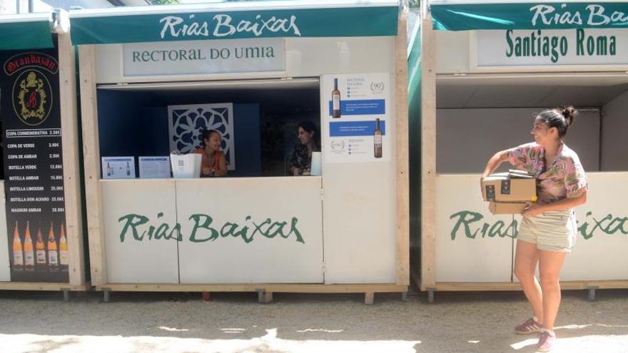 El paseo de A Calzada toma el protagonismo para degustar los mejores caldos del mundo