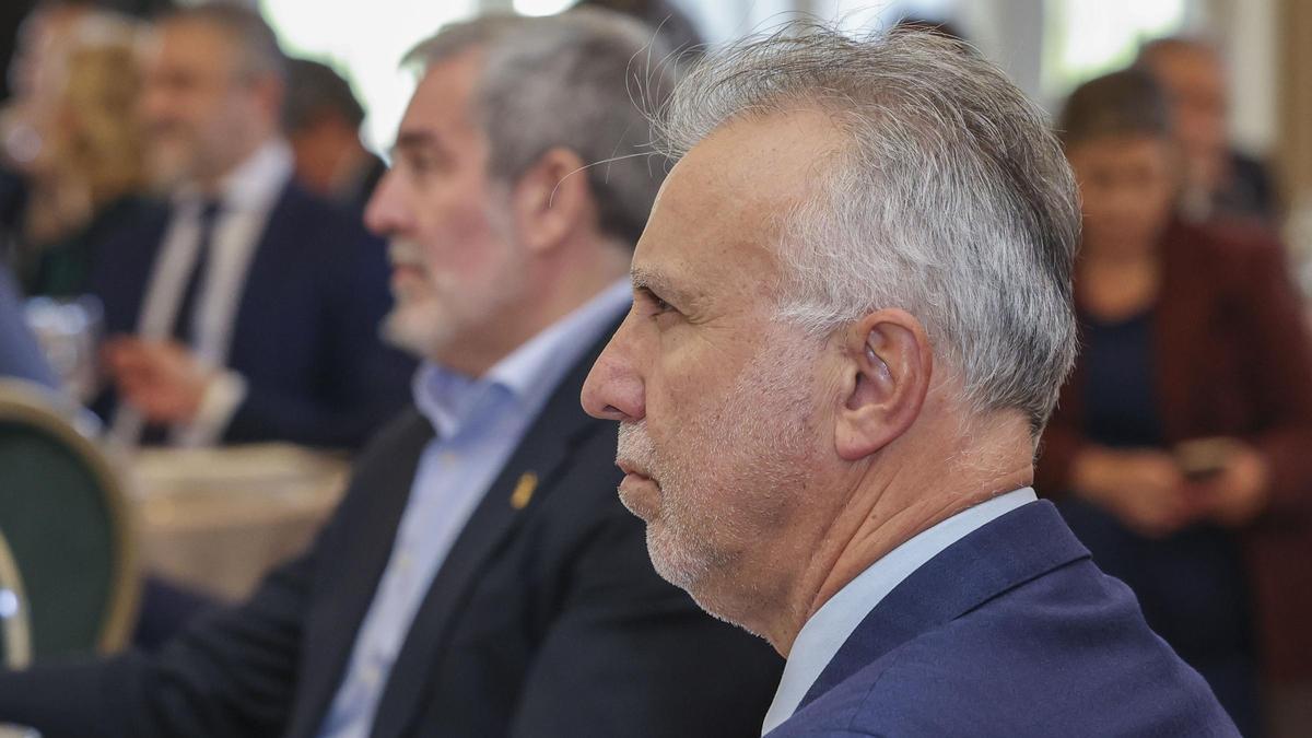 El ministro Torres y el presidente de Canarias, Fernando Clavijo.
