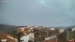 Una tormenta de intensidad torrencial descarga más de 70 litros en Castellfort en apenas una hora