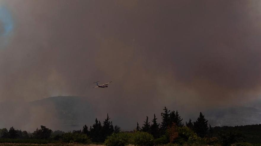 Cientos de evacuados por tres incendios forestales en el sur de Francia