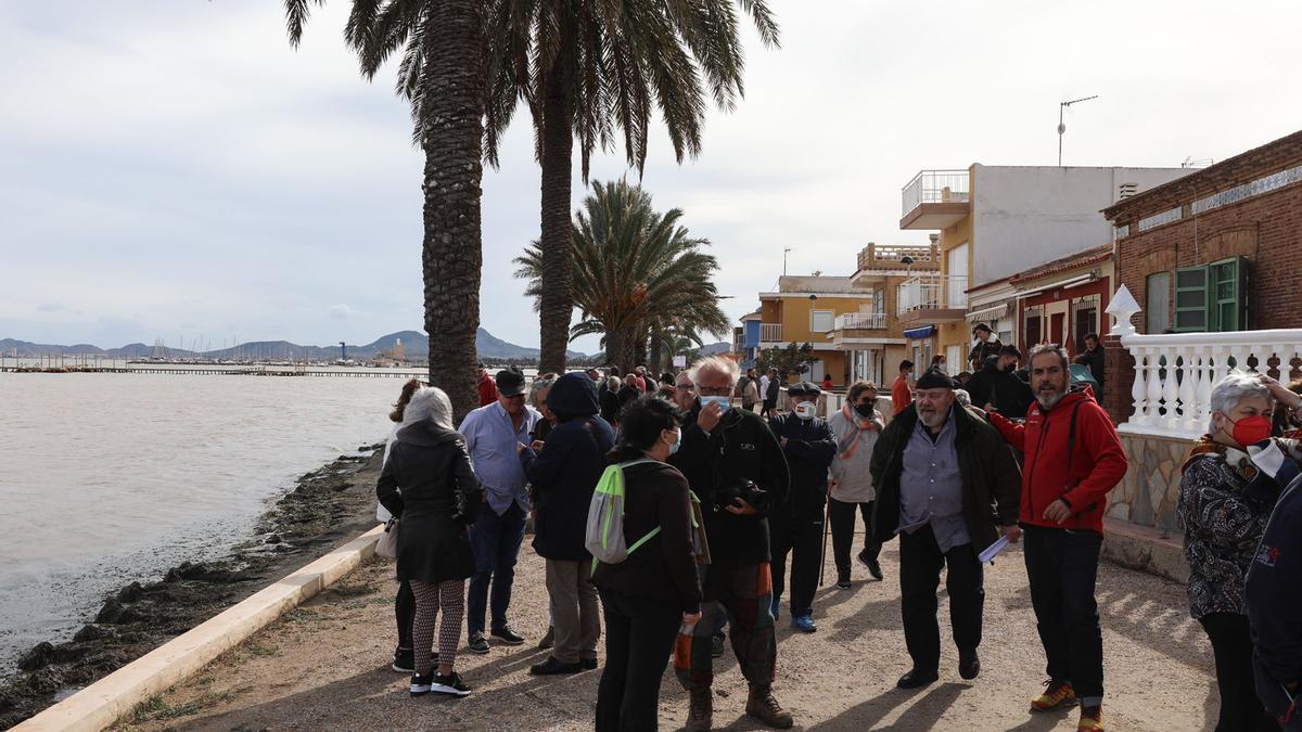 Participantes en la concentración, este sábado en Los Urrutias.