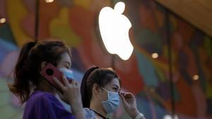 zentauroepp54111811 women wearing masks to curb the spread of the coronavirus st200715112918