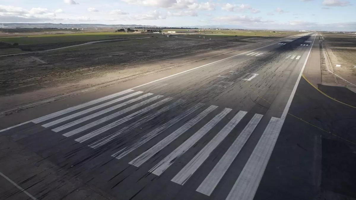 El aeropuerto de Zaragoza recibirá más de 33,6 millones en una inversión histórica que cerrará 18 meses su pista de aterrizaje en 2026