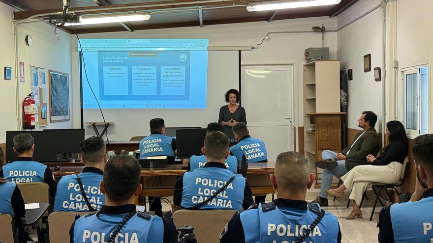 La Policía Local recibe formación para detectar guías turísticos no acreditados y combatir el intrusismo