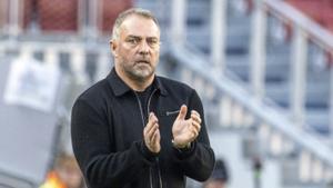 Flick no toca la idea, però altera les jerarquies del Barça