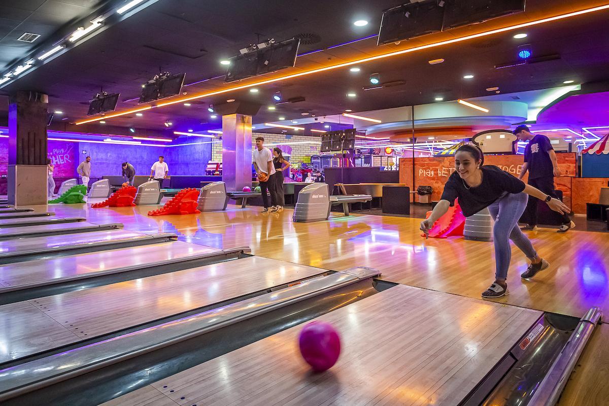 Bolera del centro comercial.