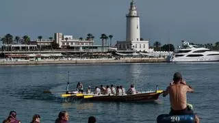 Las jábegas toman el Puerto de Málaga y La Cala del Moral se luce