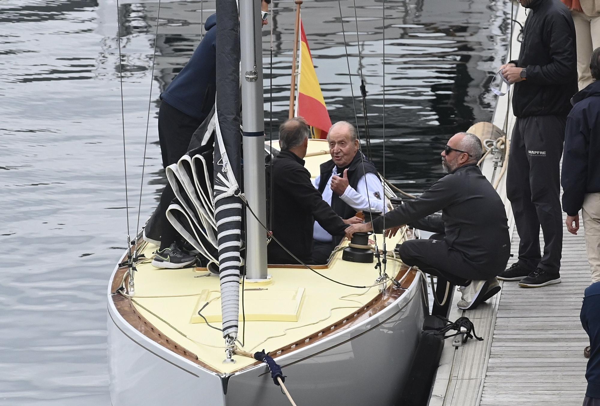 El rey emérito, Juan Carlos I, ya navega por aguas de Sanxenxo