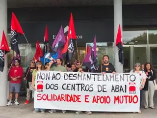 La CGT protesta contra el desmantelamiento de Abai: 600 empleos menos en A Coruña