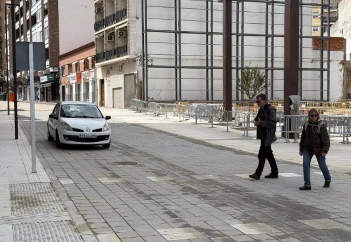 Estado del firme de la plaza de Santa Eulalia, en abril del pasado año.