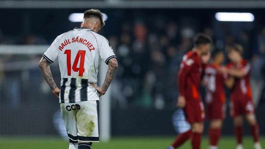 Clasificación: El Málaga CF abre cuatro puntos de distancia con el sexto tras el pinchazo del Castellón