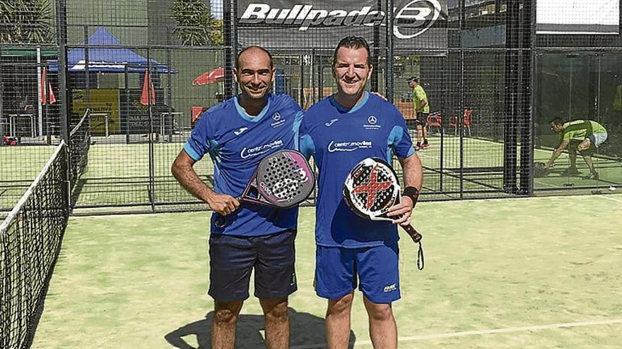 Medalla de bronce en pádel para dos policías