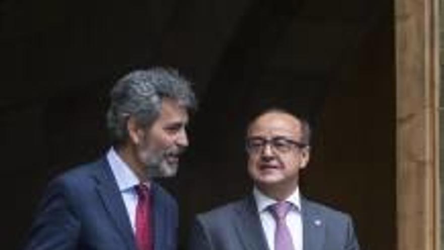 Carlos Lesmes, ahir amb el president del TSJC, Jesús M. Barrientos.