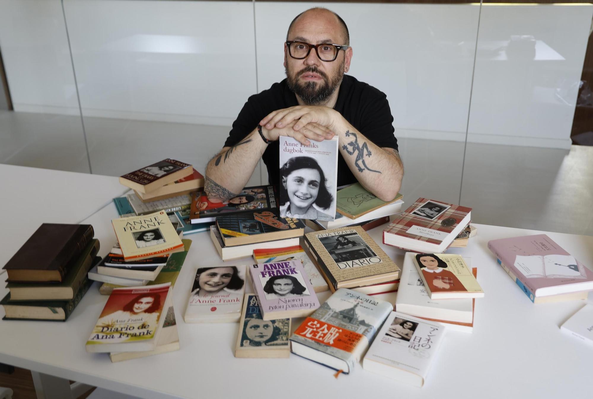 El coleccionista del diario de Ana Frank mas de 60 ejemplares en 11 idiomas Faro de Vigo