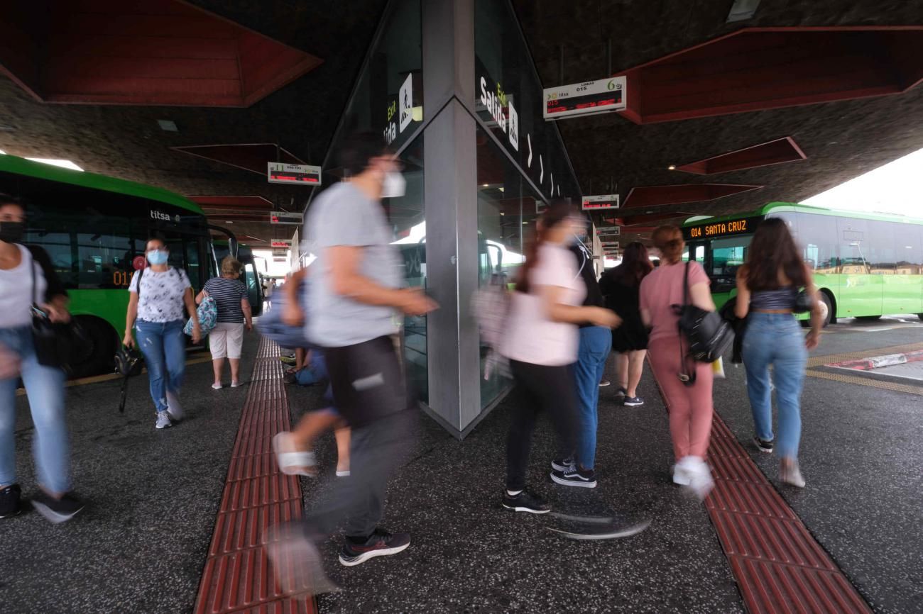 Comienzo de las bonificaciones en el transporte en Canarias