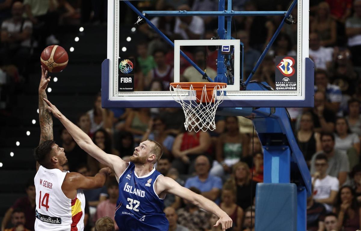 Espanya esborra els seus dubtes davant una feble Islàndia