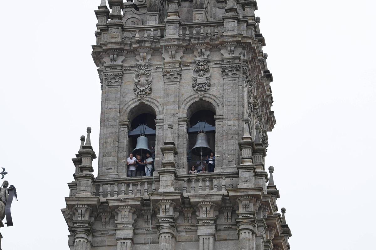 El presidente del Parlamento de Galicia renueva la Ofrenda al Apóstol en Santiago como delegado regio El presidente del Parlamento de Galicia renueva la Ofrenda al Apóstol en Santiago como delegado regio