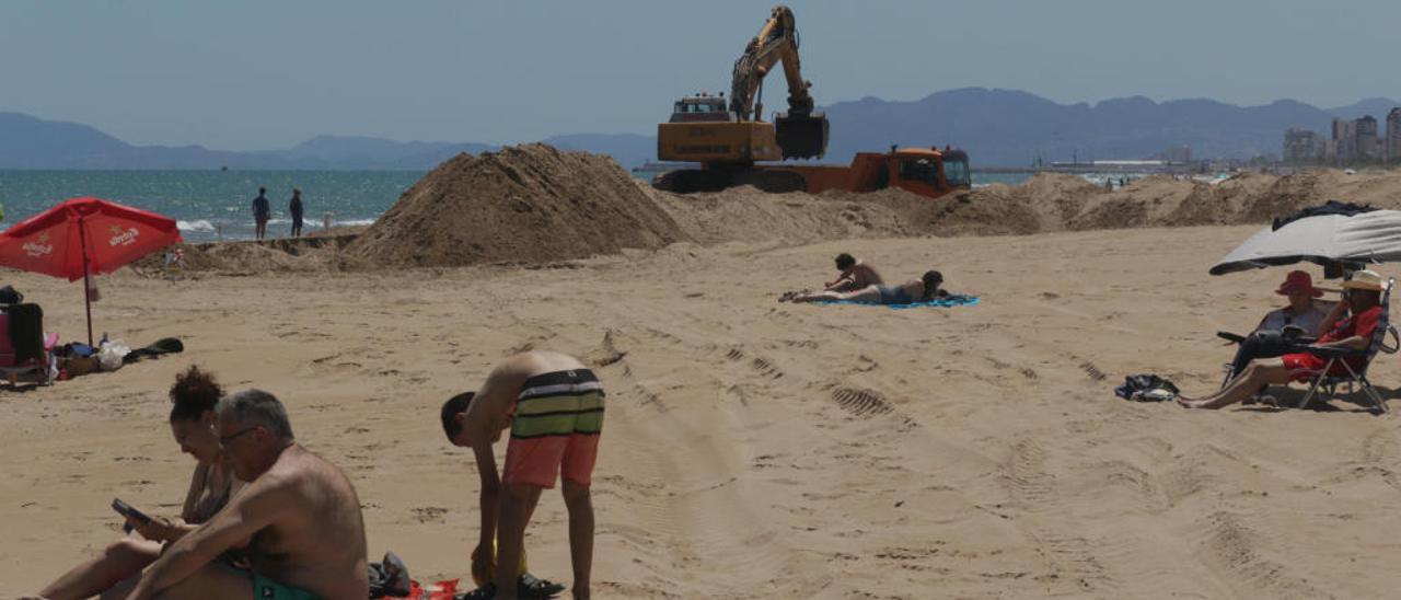 Costas sacará arena de la playa de Xeraco durante todo mayo