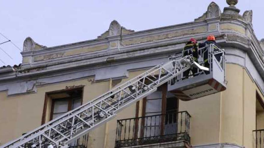 El temporal desencadena derrumbes en 8 edificios y obliga a inspeccionar su estado