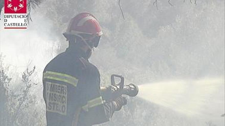 Segundo incendio en solo 2 meses en la Serra d’Espadà, en Azuébar