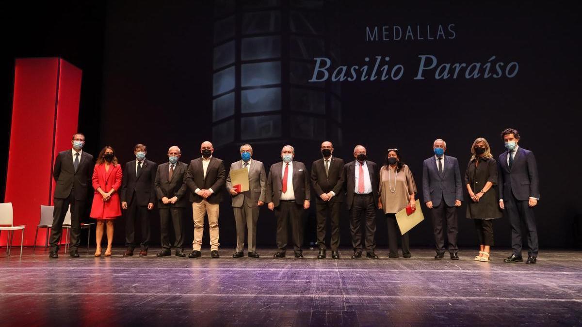 Premiados en la última edición de la entrega de medallas Basilio Paraíso de la Cámara de Comercio de Zaragoza.
