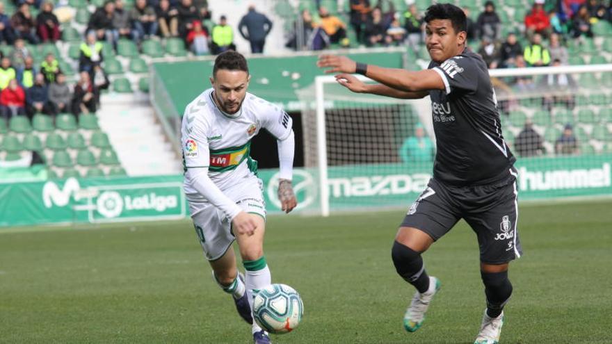 El Elche se atasca en enero