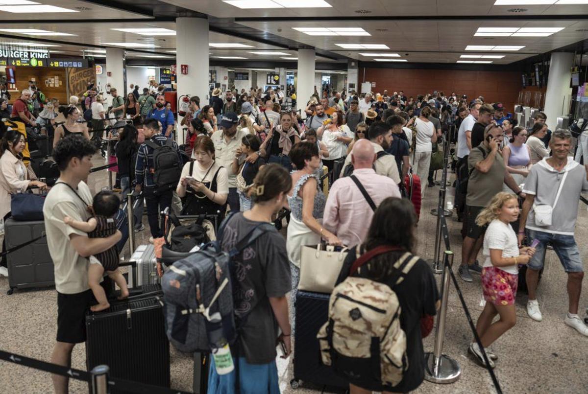 Aena licita la reforma de la T2 de l’aeroport del Prat per 65 milions