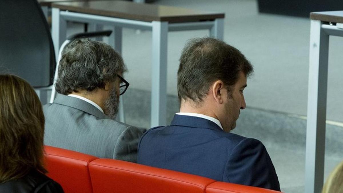 Ferran Soriano (derecha), expresidente de Spanair, y Tatxo Benet, en el juicio por la quiebra de la aerolínea, el pasado 8 de julio.