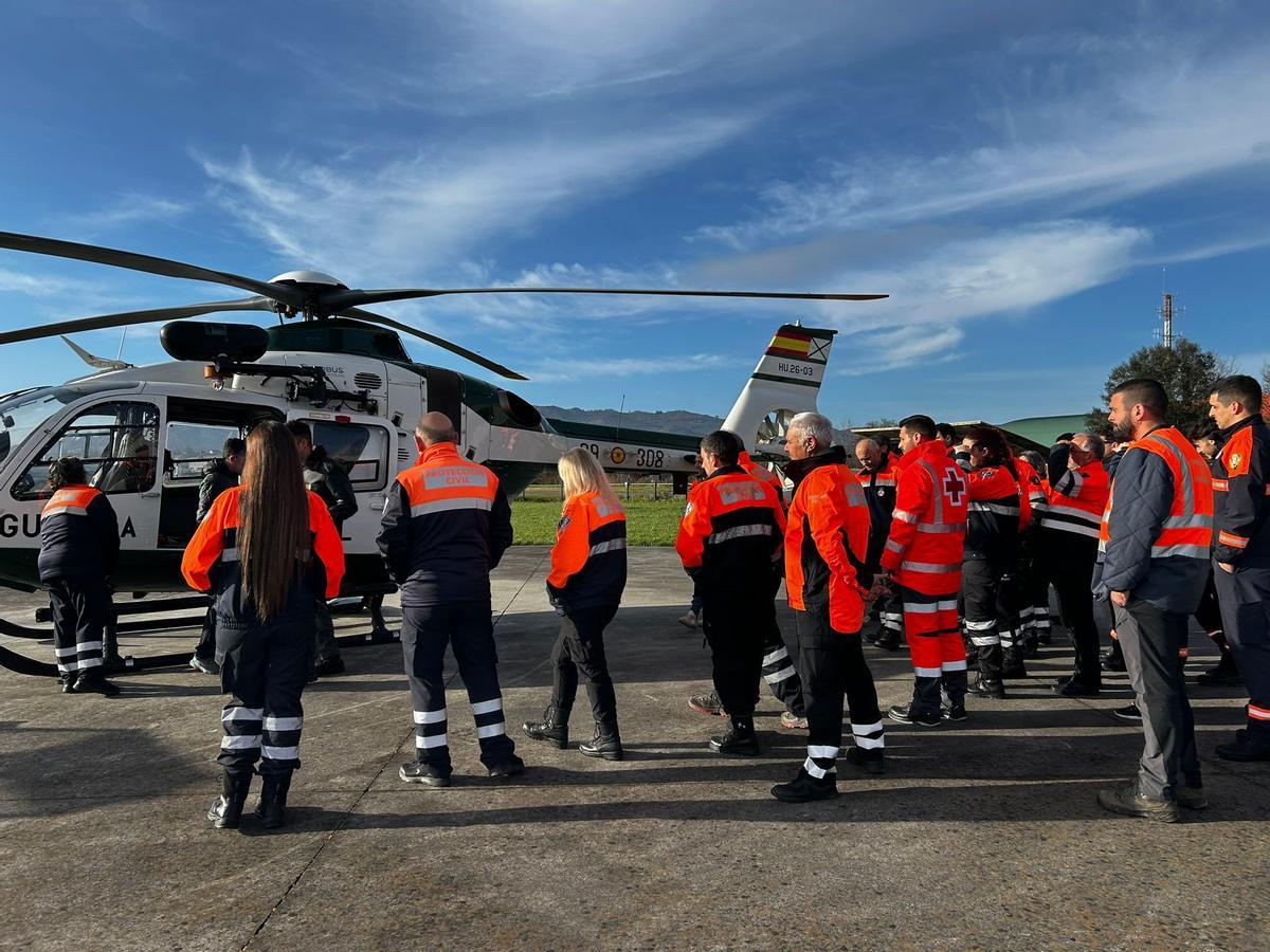 Voluntarios de Protección Civil, entre ellos varios de Ribadesella y Cangas de Onís.