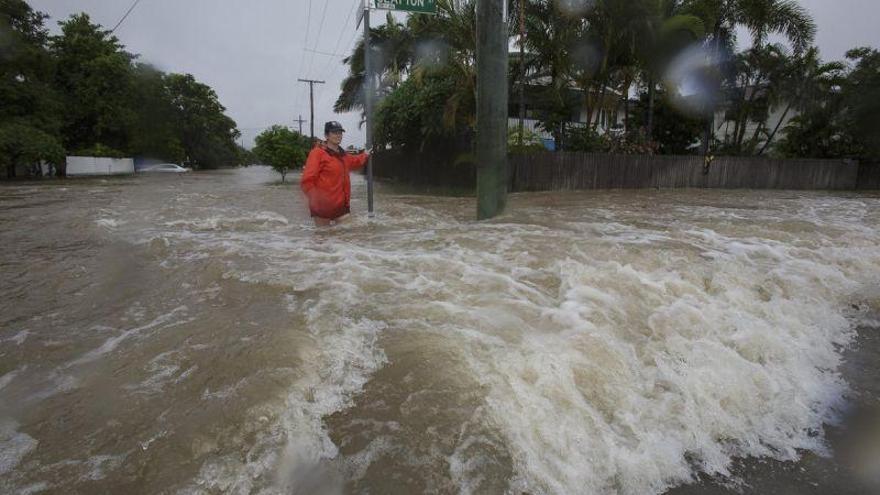 Situación de emergencia en Australia, avistan cocodrilos en calles inundadas