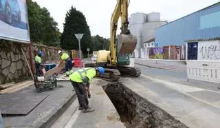 Las obras de Augas de Galicia cierran al tráfico durante tres semanas el vial de orillamar a Vilaxoán