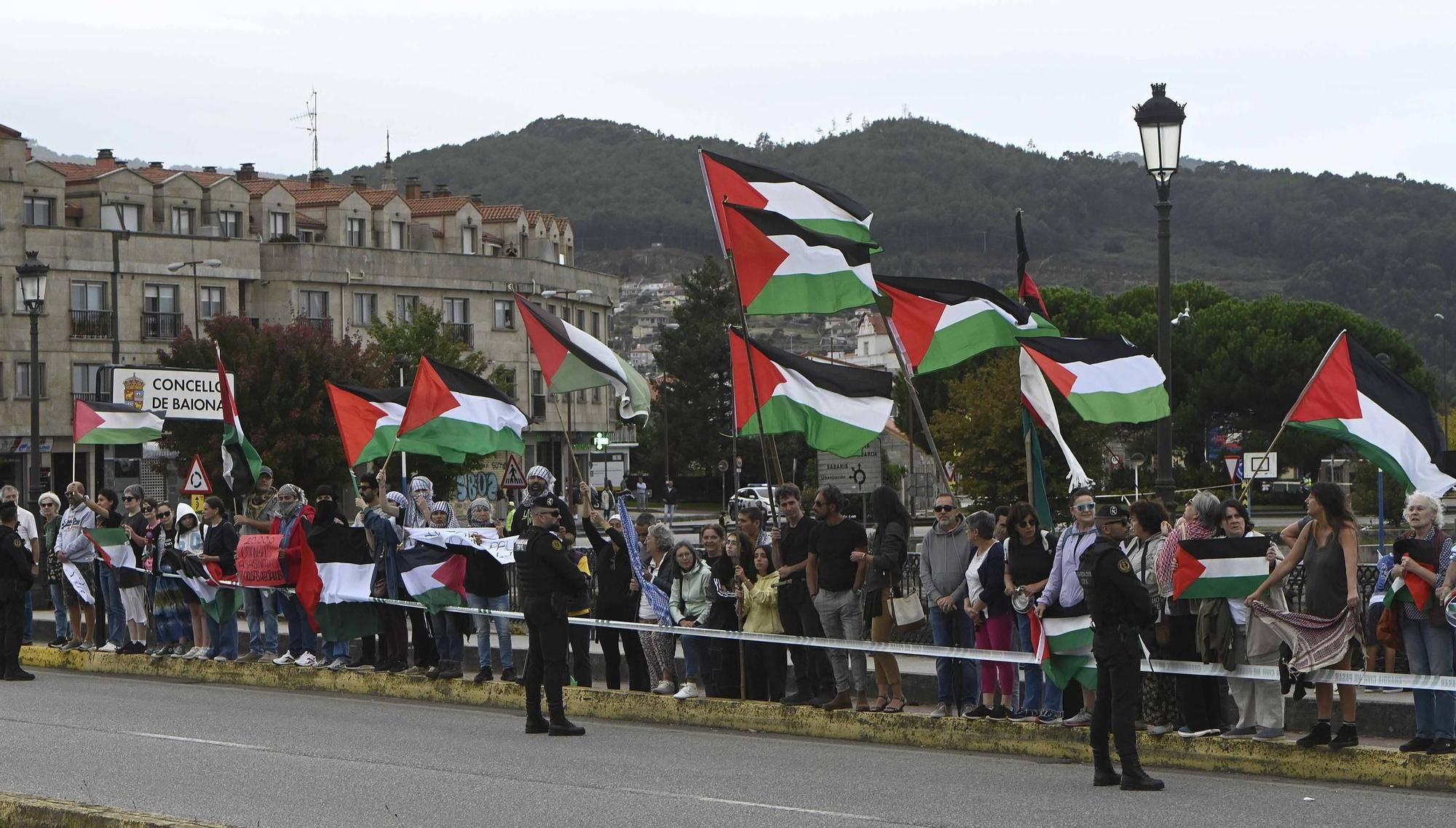 Concentraciones contra el equipo de Israel por el genocidio en Gaza durante el paso de La Vuelta por Pontevedra