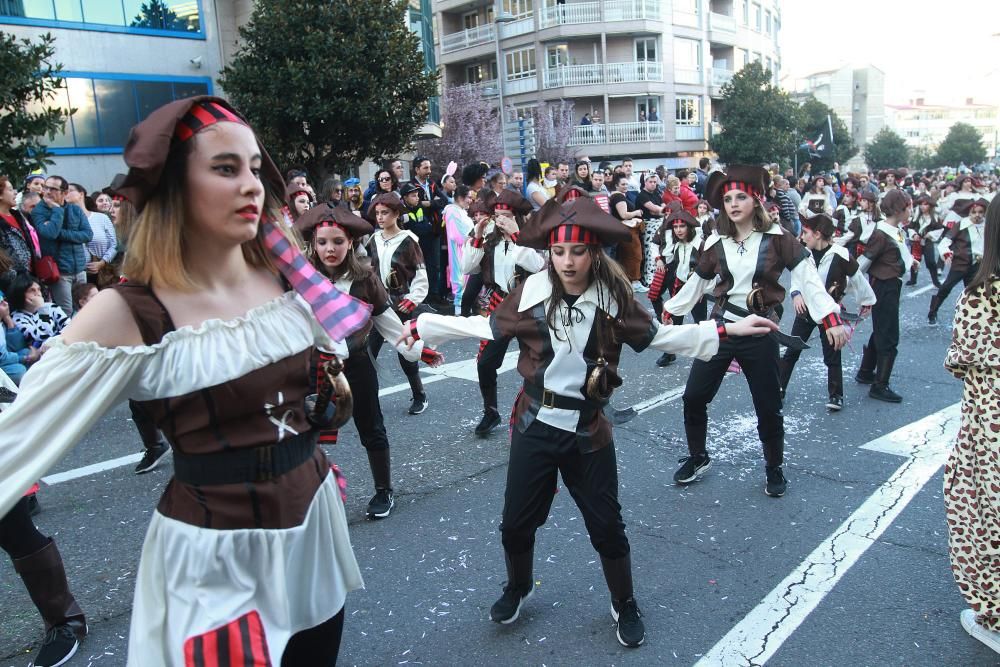 Las comparsas participantes en el desfile.