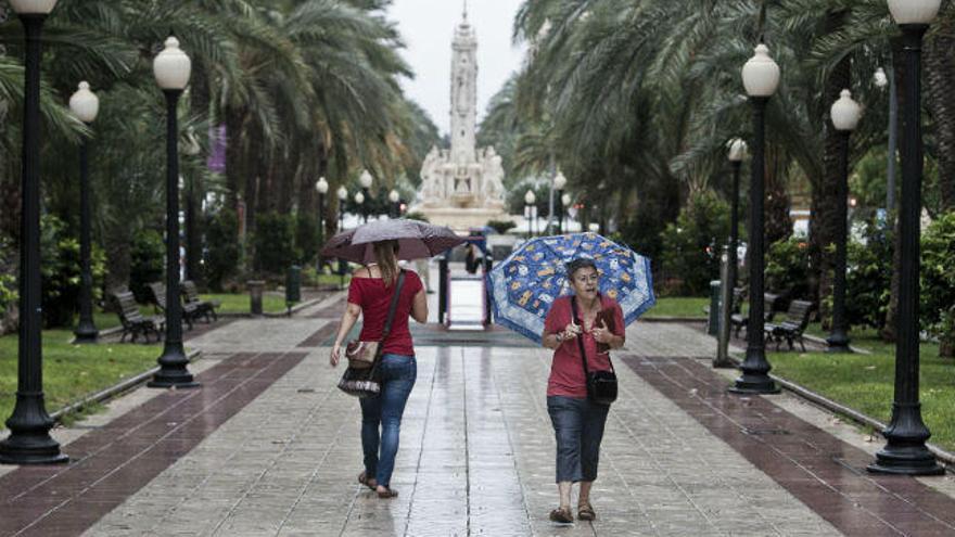 Una jornada de lluvia en Alicante