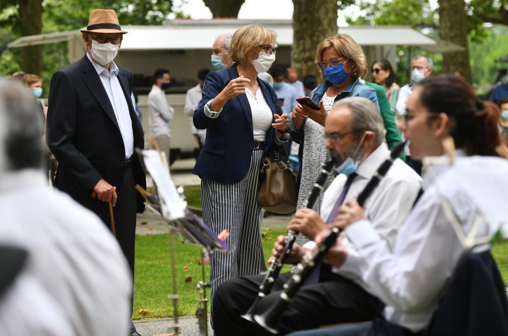 Poio celebra un San Xoán atípico pero con idéntico espíritu festivo