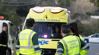 Heridos dos menores en un choque frontal entre dos vehículos en Ibiza