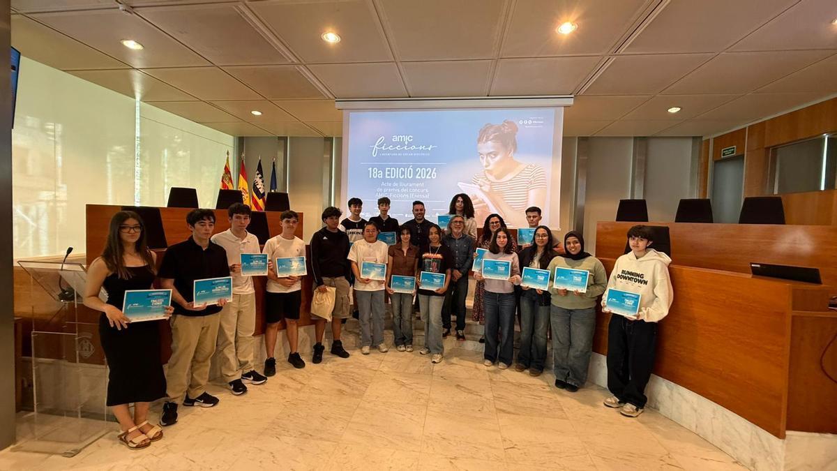 Foto de familia de los premiados.