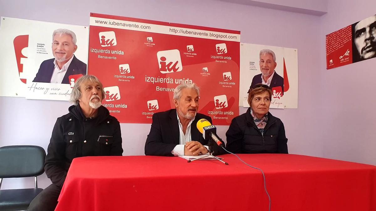 Candidatos de IU en Benavente. / E. P.