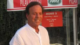 Julio Iglesias, hoy en directo: última hora del comunicado del cantante, su abogado José Antonio Choclán y reacciones