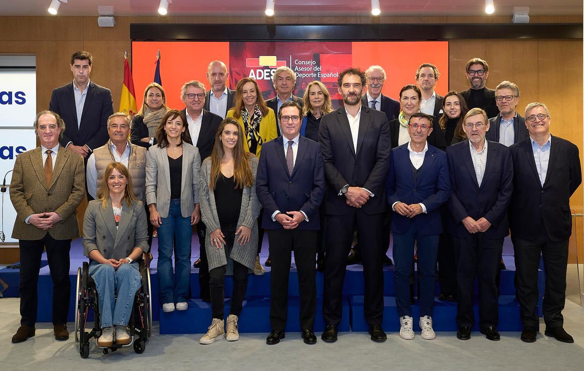 La foto de familia de los participantes en el CADE