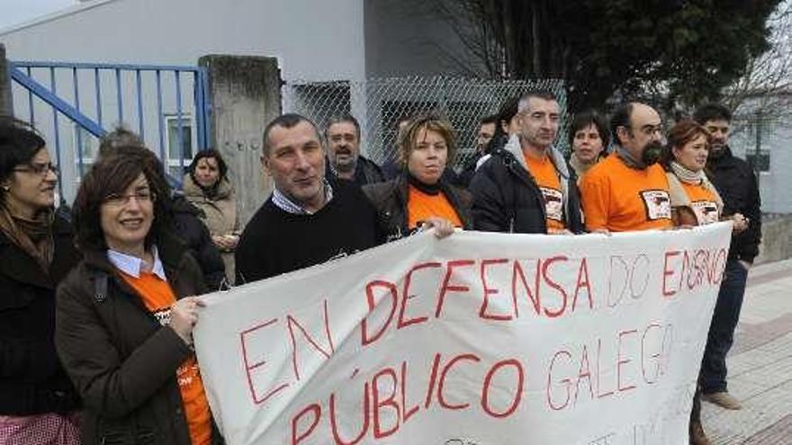 Protestas de docentes en los colegios gallegos por el aumento de la carga lectiva