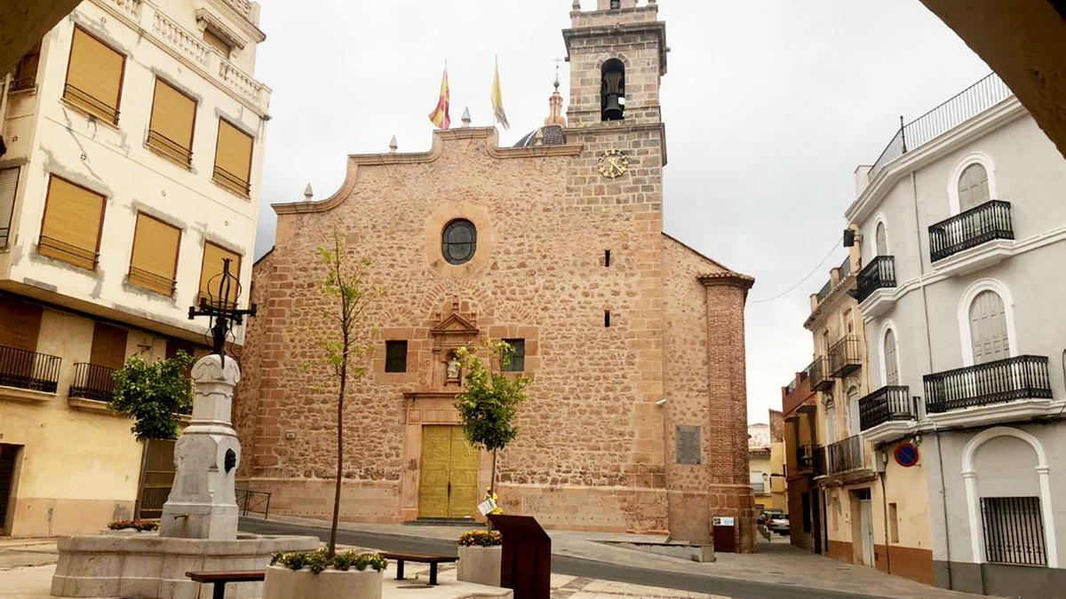 La iglesia del Santo Ángel custodia la belleza de los frescos de Bergara.