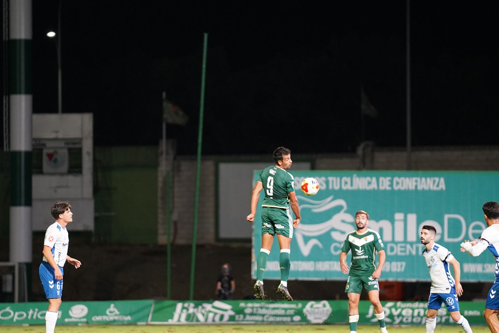 Las imágenes del Cacereño-Tenerife