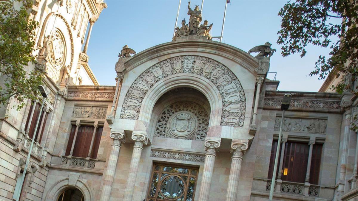 Fachada del Tribunal Superior de Justícia de Cataluña.